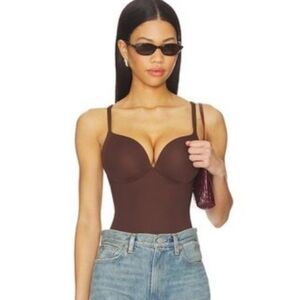 SKIMS Authentic Ultimate Push Up Thong Bodysuit NWT Cocoa Size SMALL